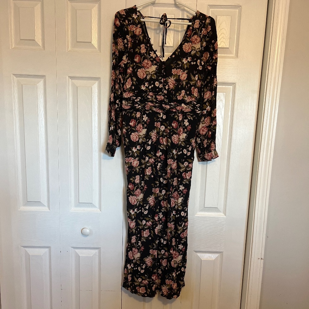 American Eagle Floral Jumpsuit Size 8